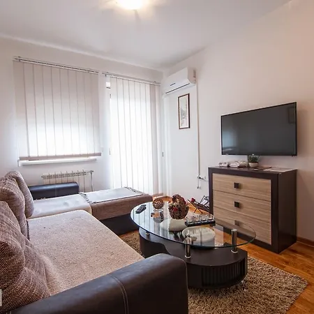 Sisarka Apartman *