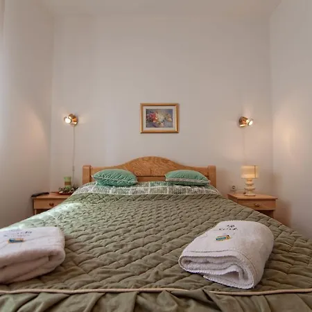 Apartament Sisarka *